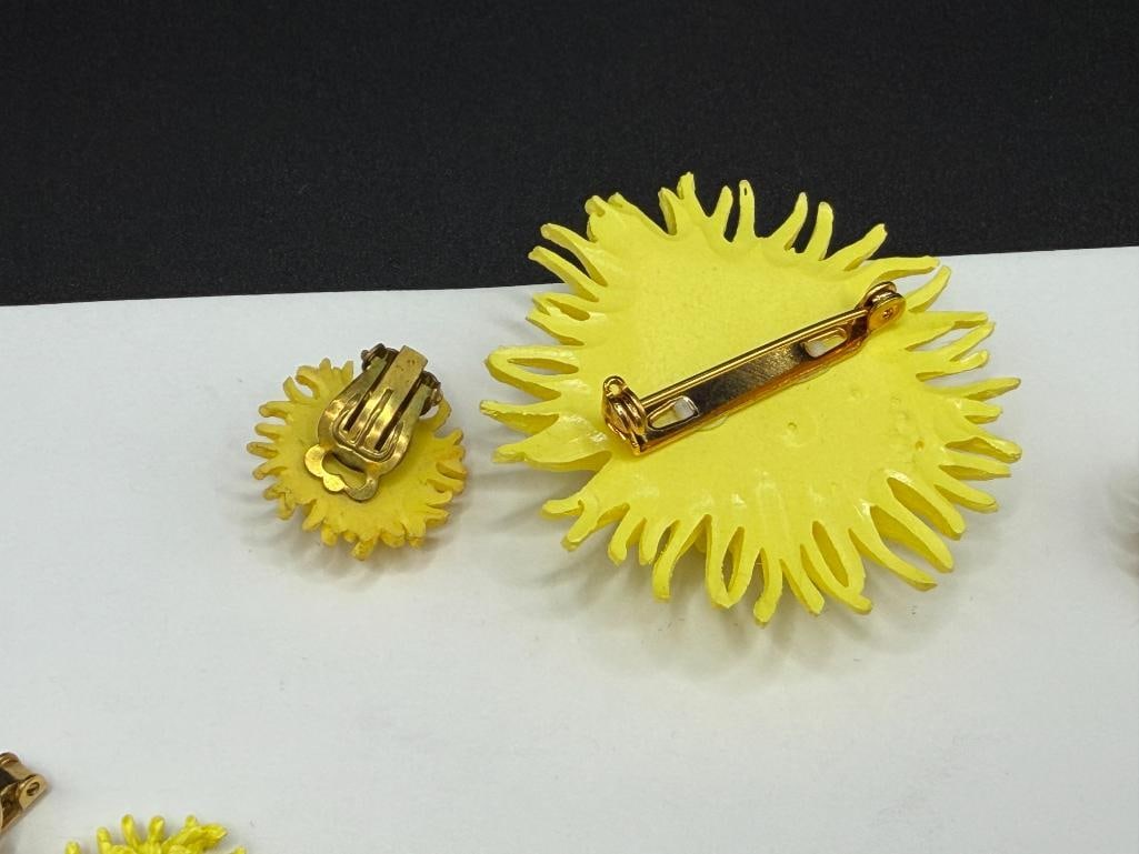 YELLOW DAHLIA DESIGN JEWELRY SET INCLUDING BROOCH, BRACELET, AND CLIP-BACK EARRINGS - 7