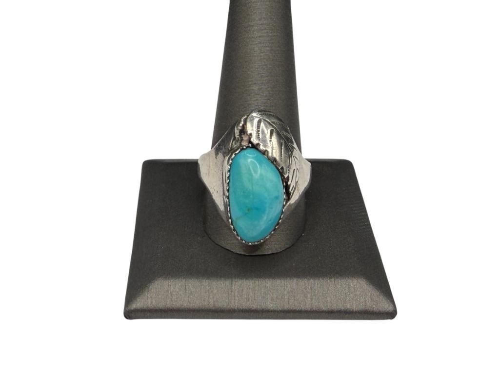 VINTAGE MEN'S NAVAJO STERLING SILVER TURQUOISE RING FEATURING FIGURAL FEATHER ACCENT: 12 1/4, 1" FRONT, 17.48 GRAMS