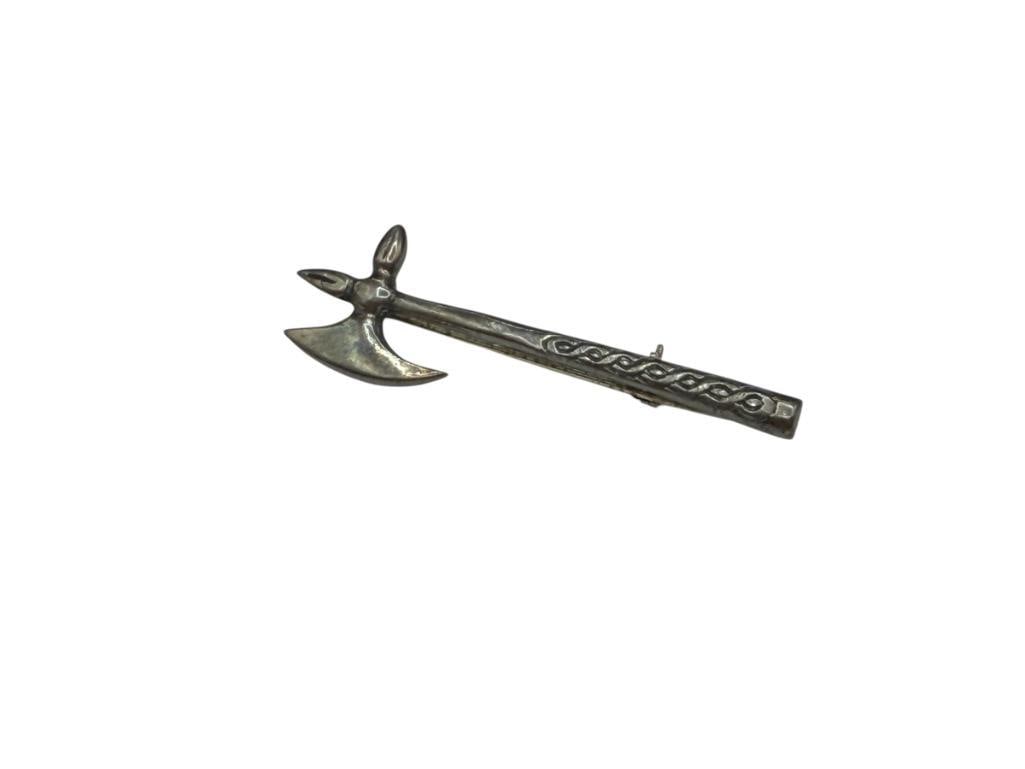 ANTIQUE IONA SCOTLAND STERLING SILVER FIGURAL AXE BROOCH: 1 7/8", 4.88 GRAMS