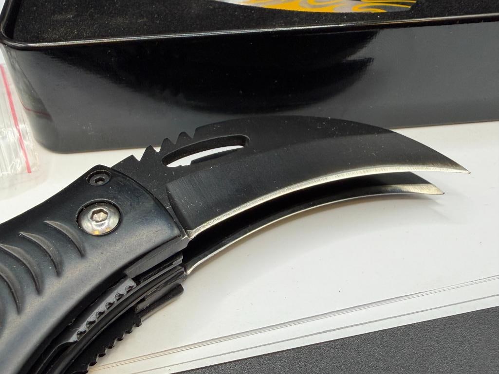 TWO UNIQUE KNIVES INCLUDING VICTOR LEE TWISTER VL-06 AND DRAGON MOTIF FOLDING LOCK BACK KNIFE - 5