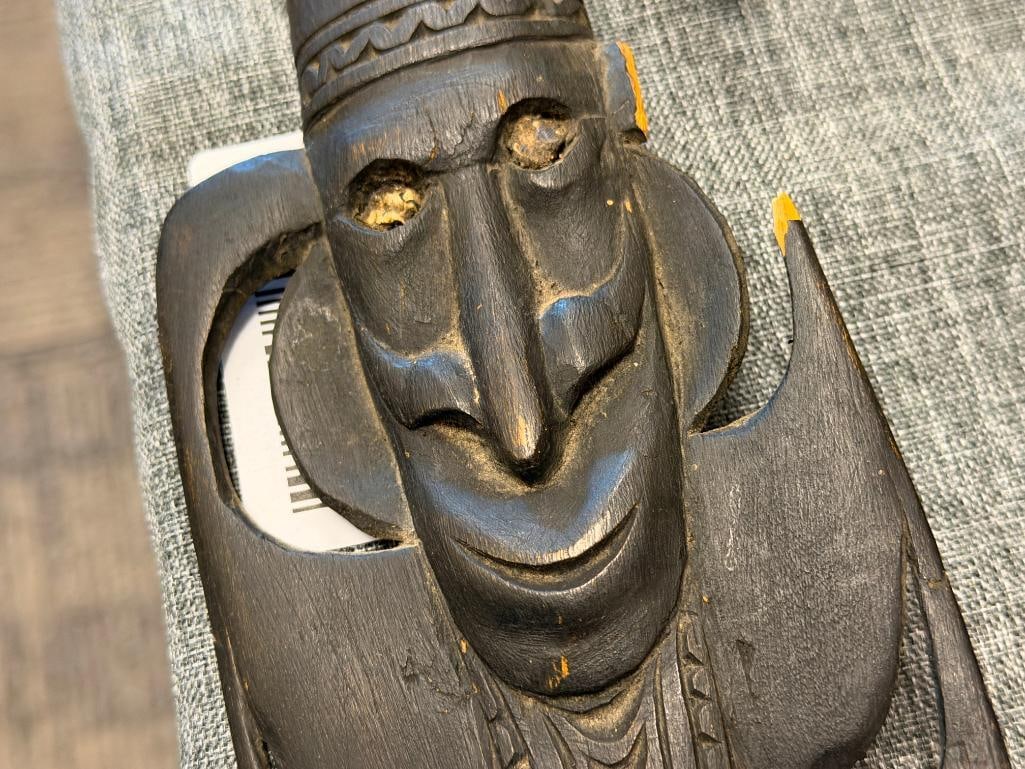 TRADITIONAL WOOD CARVING FROM PAPUA NEW GUINEA FIGURAL SUSPENSION HOOK - 3