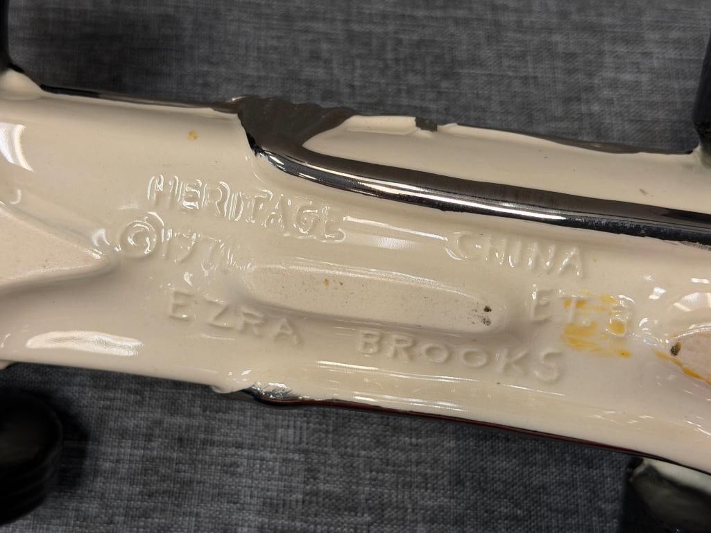 MR. BOSTON ROYAL HALBURTON AND EZRA BROOKS HERITAGE CHINA RACE / INDY CAR DECANTERS INDY 500 - 11