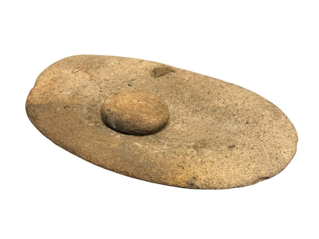 PRIMITIVE NATIVE AMERICAN ARTIFACT / TOOL METATE AND MANO (1 of 6)
