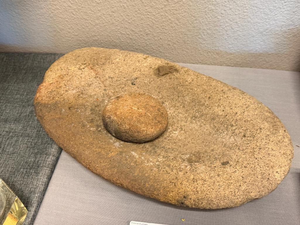 PRIMITIVE NATIVE AMERICAN ARTIFACT / TOOL METATE AND MANO - 2