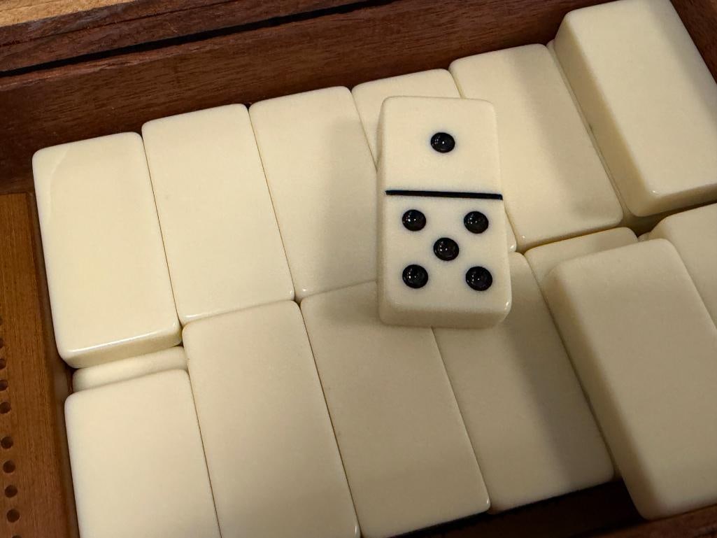 DOUBLE-SIX DOMINOES GAME SET IN BONE INLAY INDIA HARDWOOD STORAGE BOX PLUS POCKET CRIBBAGE BOARD - 5