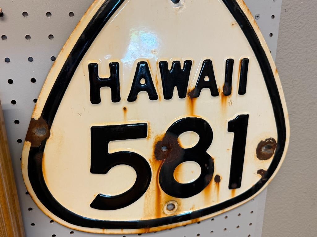 HAWAII STATE ROUTE 581 PORCELAIN ENAMELED HIGHWAY SIGN - 2