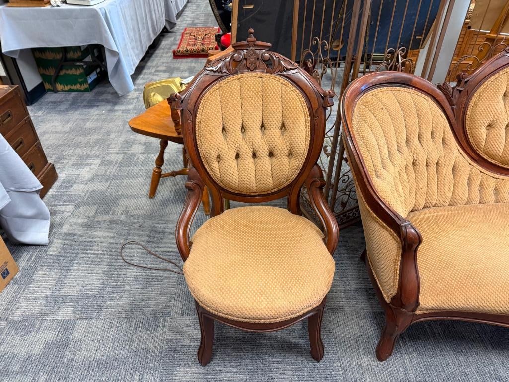 ANTIQUE VICTORIAN / EASTLAKE MEDALLION-BACK SIDE CHAIR WITH BUTTON TUFTED UPHOLSTERY - 2