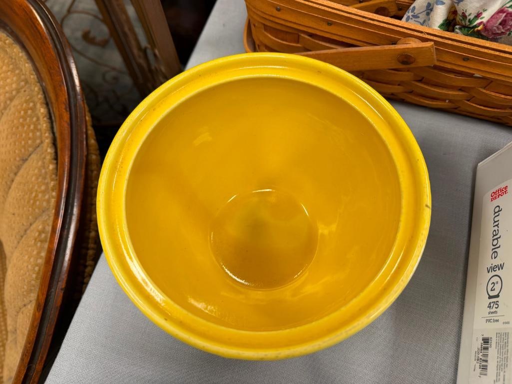 VINTAGE SHAWNEE POTTERY FRUIT BASKET COOKIE JAR NO. 84 - 3