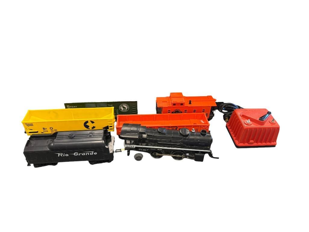 LIONEL 2-4-2 8213 RIO GRANDE LOCOMOTIVE AND TENDER WITH FOUR TRAIN CARS AND TRANSFORMER (1 of 14)