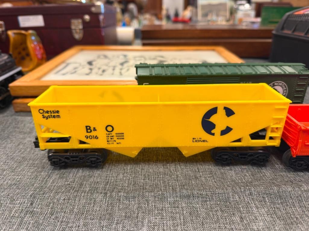 LIONEL 2-4-2 8213 RIO GRANDE LOCOMOTIVE AND TENDER WITH FOUR TRAIN CARS AND TRANSFORMER - 6