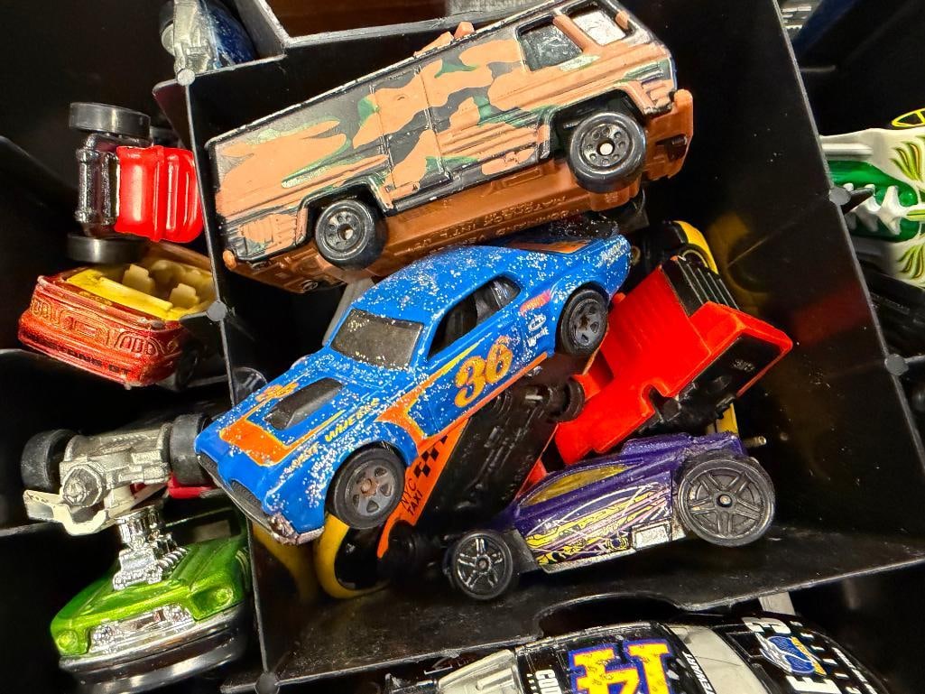 HOT WHEELS DIE-CAST ROLLING CAR SUITCASE FILLED WITH DIE-CAST CARS OVER 50 CARS MOSTLY HOTWHEELS - 10