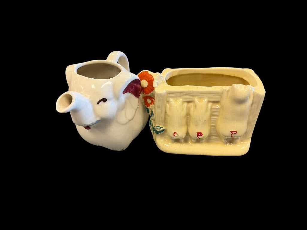 SHAWNEE POTTERY CERAMIC PLANTE THE THREE LITTLE PIGS AND SHAWNEE ELEPHANT CREAMER / PITCHER (1 of 11)