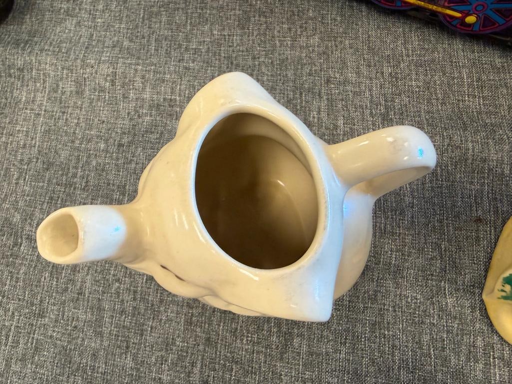 SHAWNEE POTTERY CERAMIC PLANTE THE THREE LITTLE PIGS AND SHAWNEE ELEPHANT CREAMER / PITCHER - 8