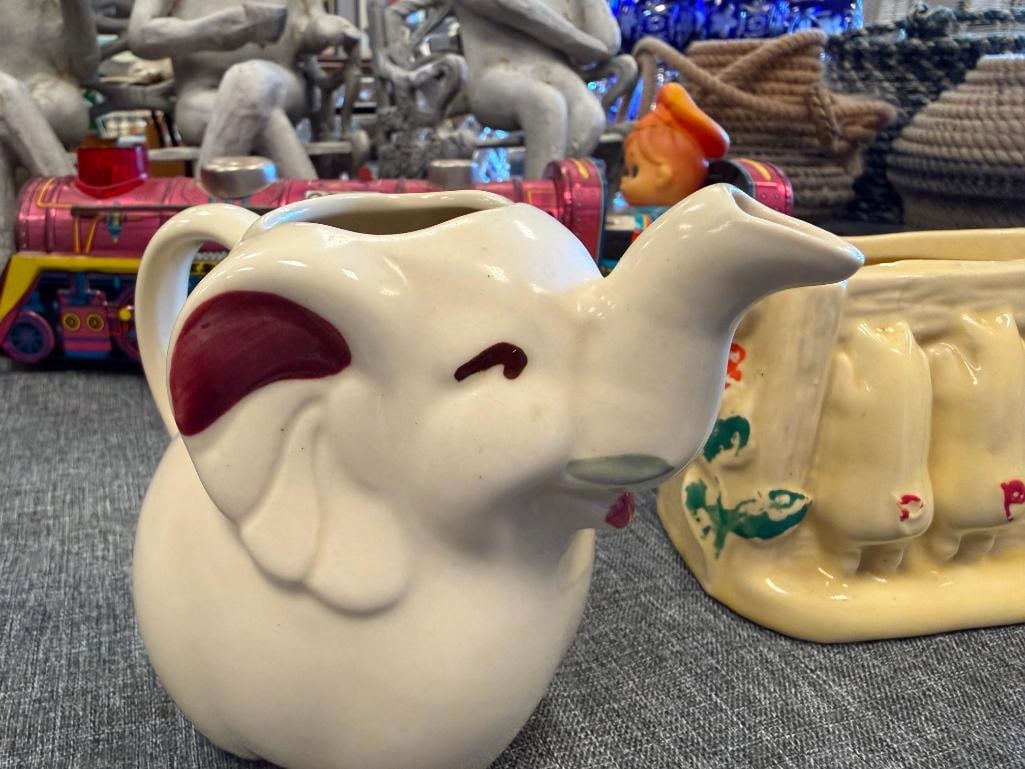 SHAWNEE POTTERY CERAMIC PLANTE THE THREE LITTLE PIGS AND SHAWNEE ELEPHANT CREAMER / PITCHER - 9