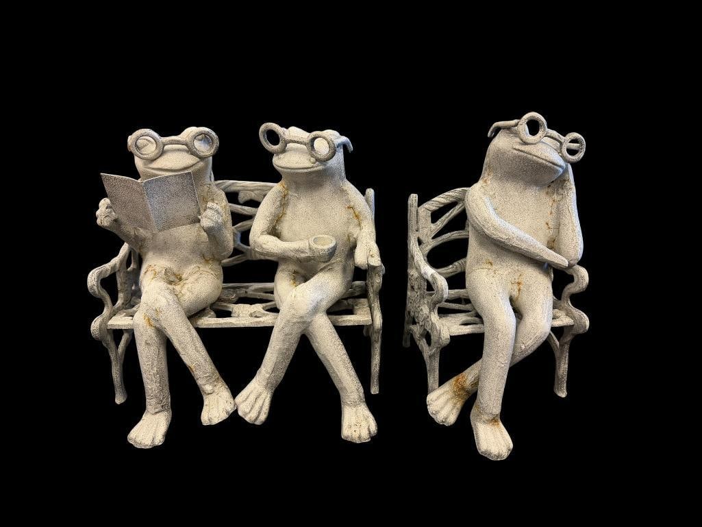 CAST IRON METAL SITTING FROGS YARD ART ANIMAL FIGURES (1 of 14)