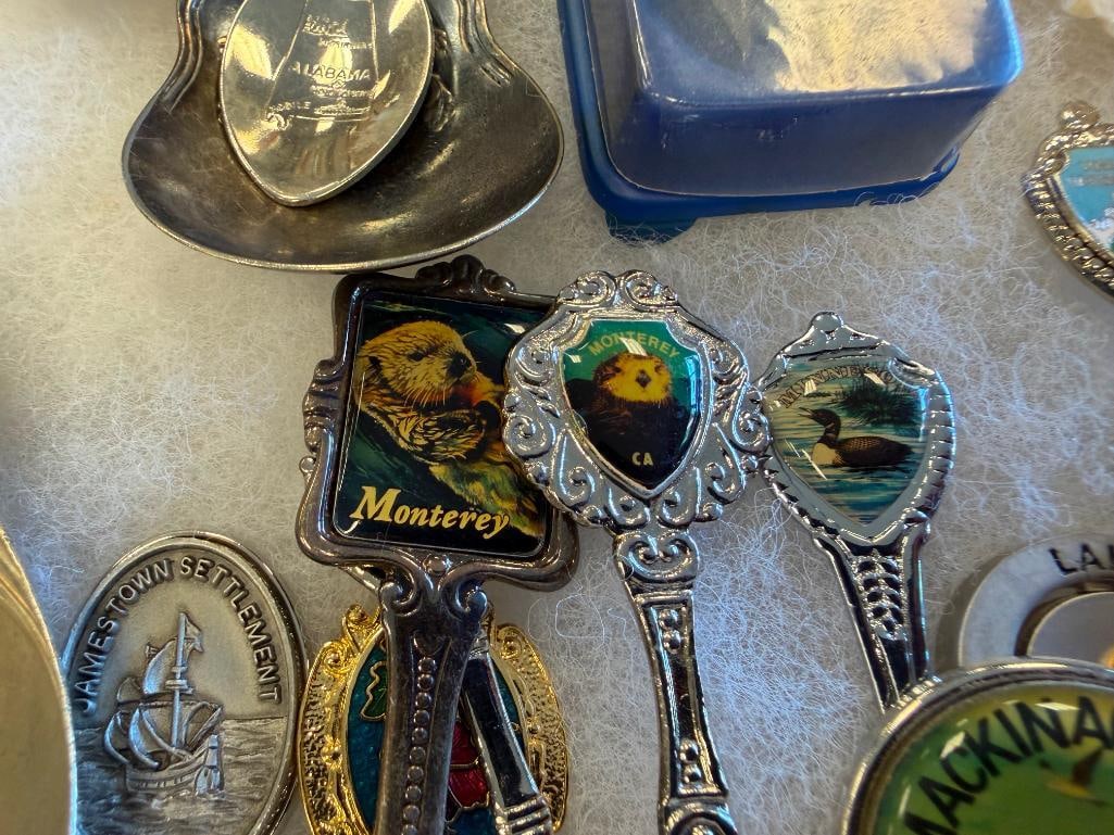 LARGE COLLECTION OF SOUVENIR SPOONS, TEA SPOONS, DEMI SPOONS, ETC. - 3