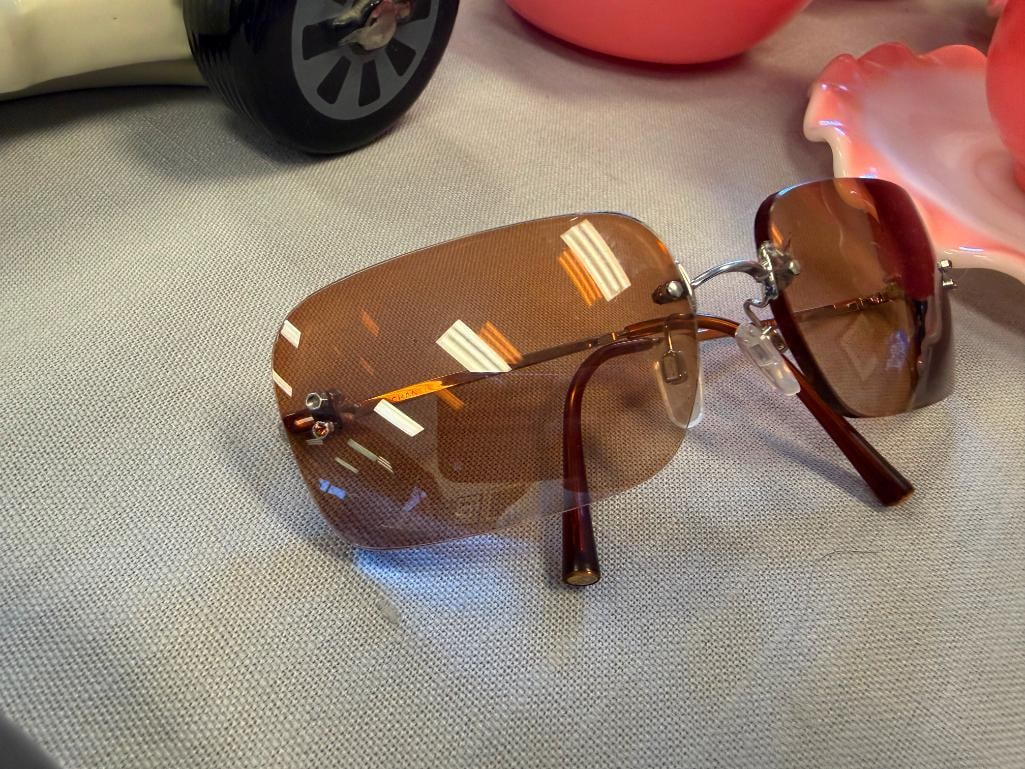 MEN AND WOMANS DESIGNER GLASSES INLCUDES PAIR OF MENS OAKLEY SUNGLASSES - 10