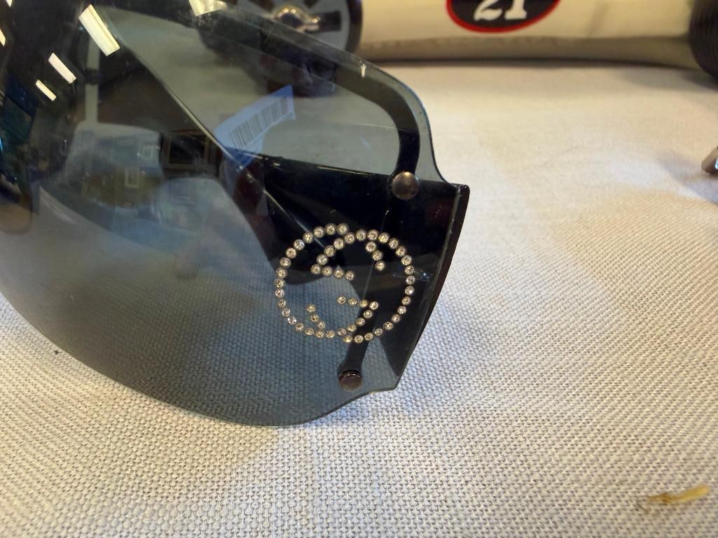 MEN AND WOMANS DESIGNER GLASSES INLCUDES PAIR OF MENS OAKLEY SUNGLASSES - 6