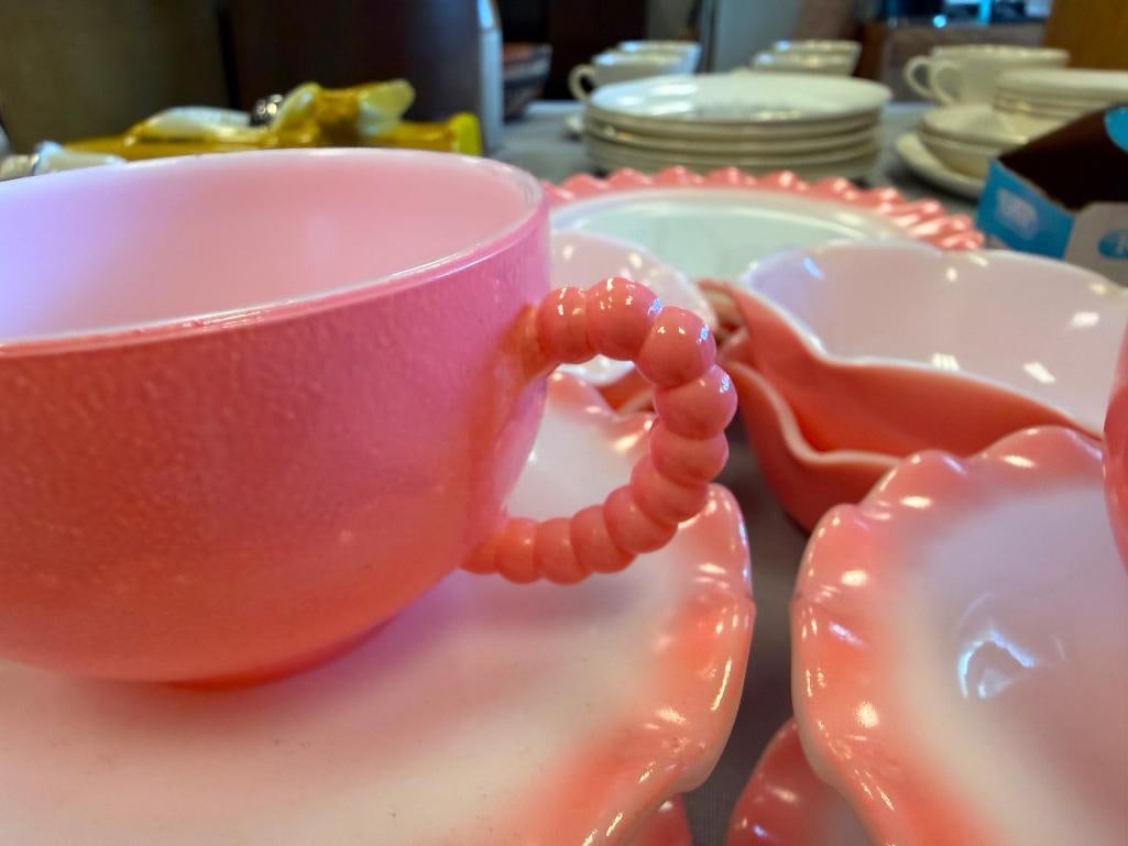 1950'S HAZEL ATLAS RIPPLE CRINOLINE PINK MILK GLASS DINNER SET - 6