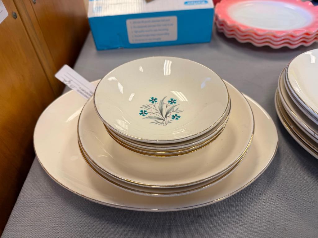 MID-CENTURY SCIO CHINA HAMPTON PATTERN CHINA - 12