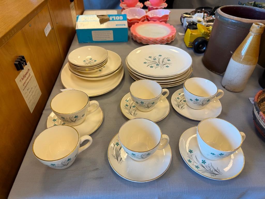 MID-CENTURY SCIO CHINA HAMPTON PATTERN CHINA - 2