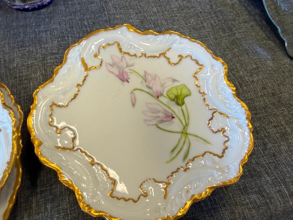 19TH CENTURY VF LIMOGES HAND PAINTED PORCELAIN FLORAL DECORATED PLATES WITH GILT ACCENTS - 8