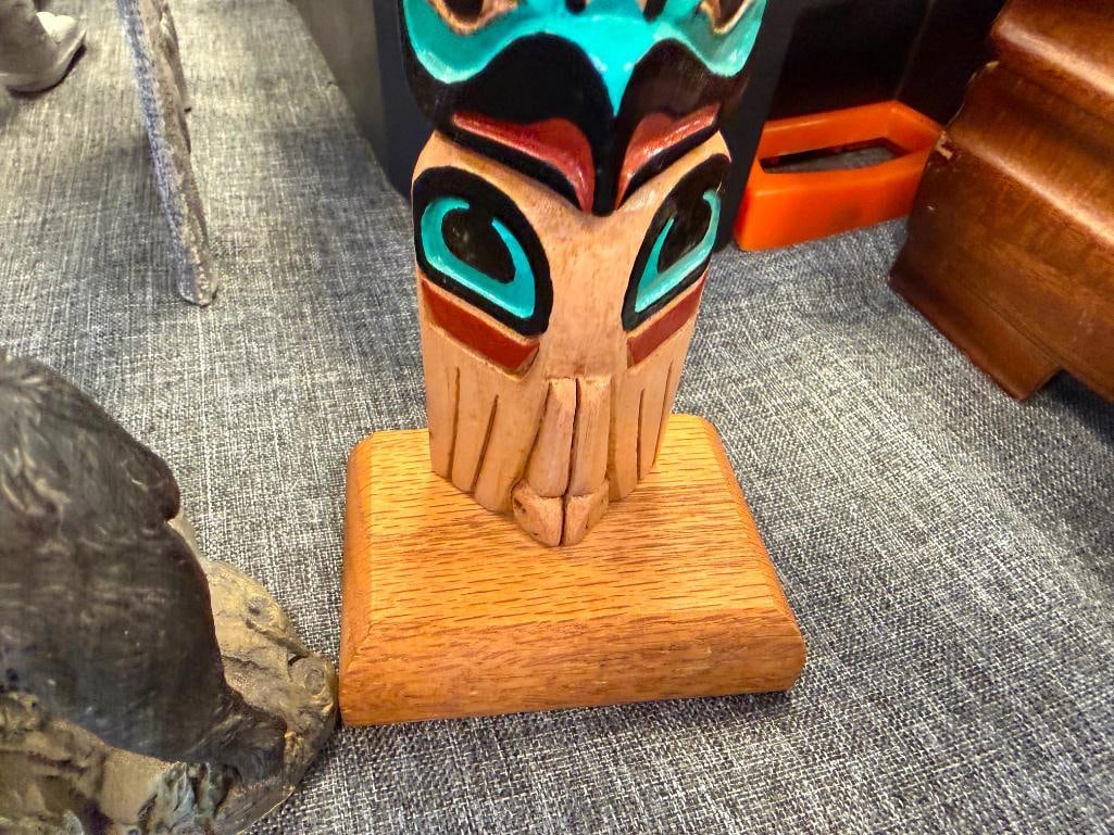 NATIVE AMERICAN AND INUIT / YUPIK INDIGENOUS CARVED TOTEM POLES, KACHINA DOLL, RAW HIDE RATTLE, E... - 18
