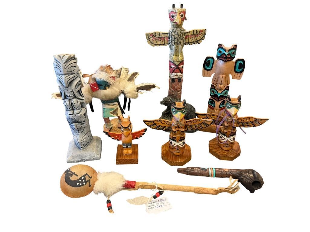 NATIVE AMERICAN AND INUIT / YUPIK INDIGENOUS CARVED TOTEM POLES, KACHINA DOLL, RAW HIDE RATTLE, E...: FOUR TLINGIT ALASKA MINIATURE TOTEM POLES, THREE ARE SIGNED, EAGLE KACHINA SIGNED, AND HAND MADE RAW HIDE RATTLE WITH KOKOPELLI DANCER 4 1/2" UP TO 12" H