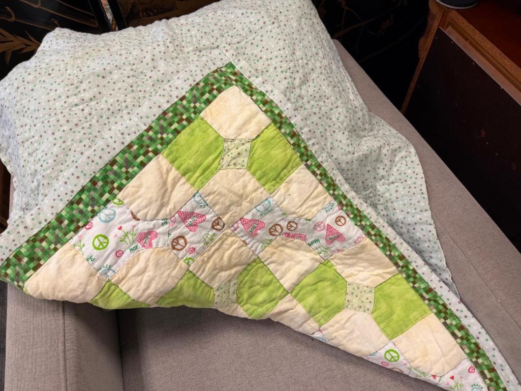 SMALL BABY QUILT FEATURING PEACE, LOVE, AND HOPE MOTIF - 5