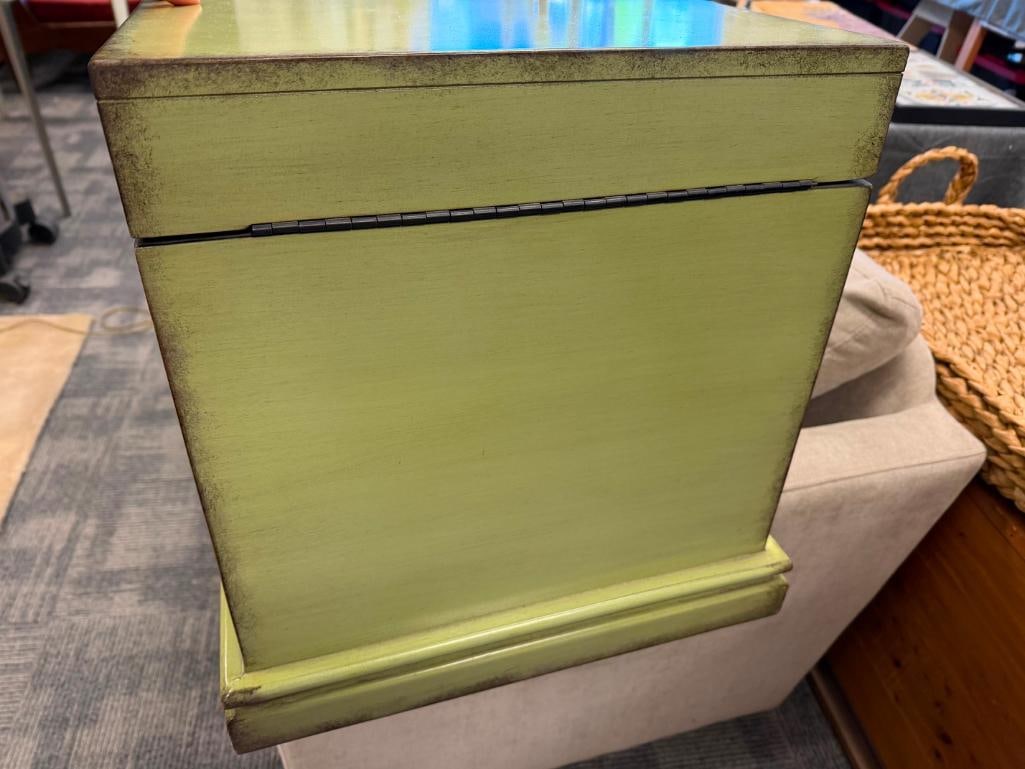 SQUARE SHAPED LIDDED STORAGE CHEST END TABLE - 7
