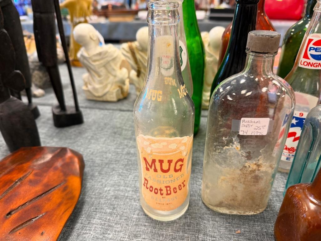 13 COLLECTIBLE VINTAGE AND ANTIQUE GLASS BOTTLES INCLUDING HALL'S BALSAM, PINKHAM'S MEDICINE, ETC. - 3