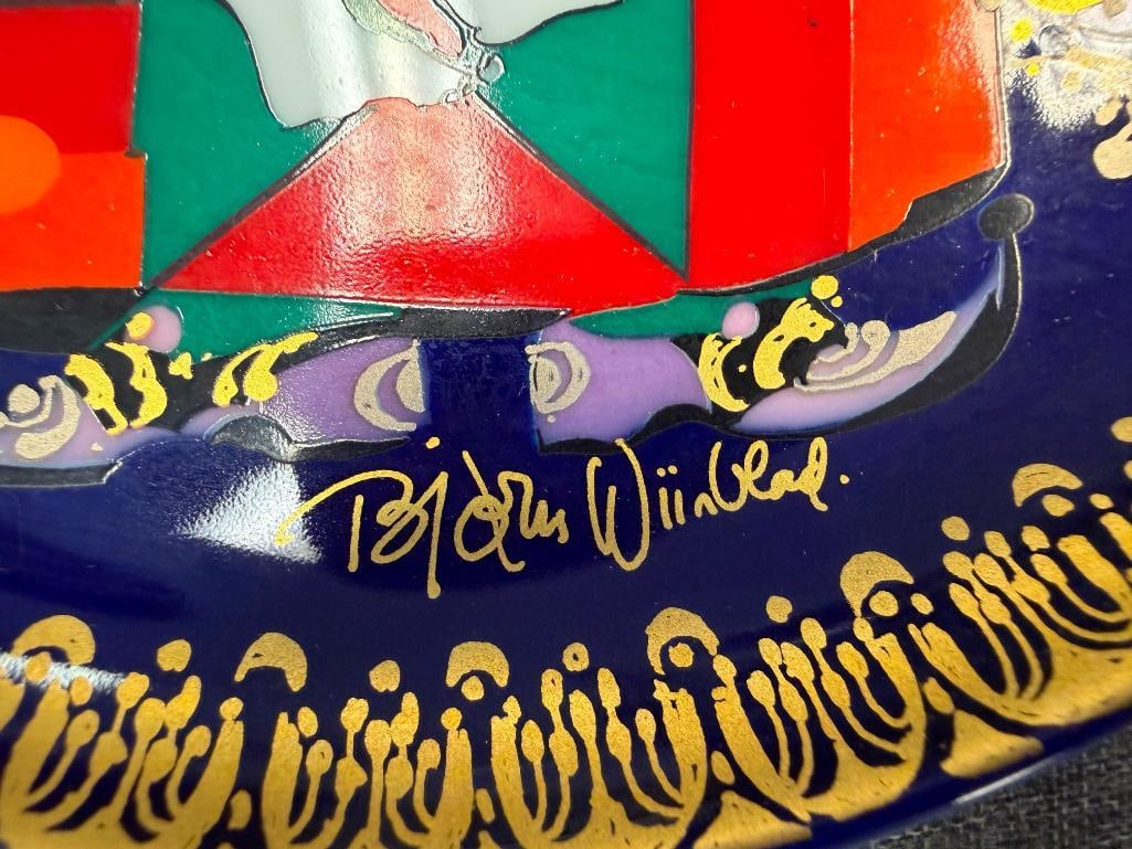 THREE VINTAGE ROSENTHALE STUDIO-LINE GERMAN HANDPAINTED ALADIN AND THE MAGIC LAMP PLATES - 10