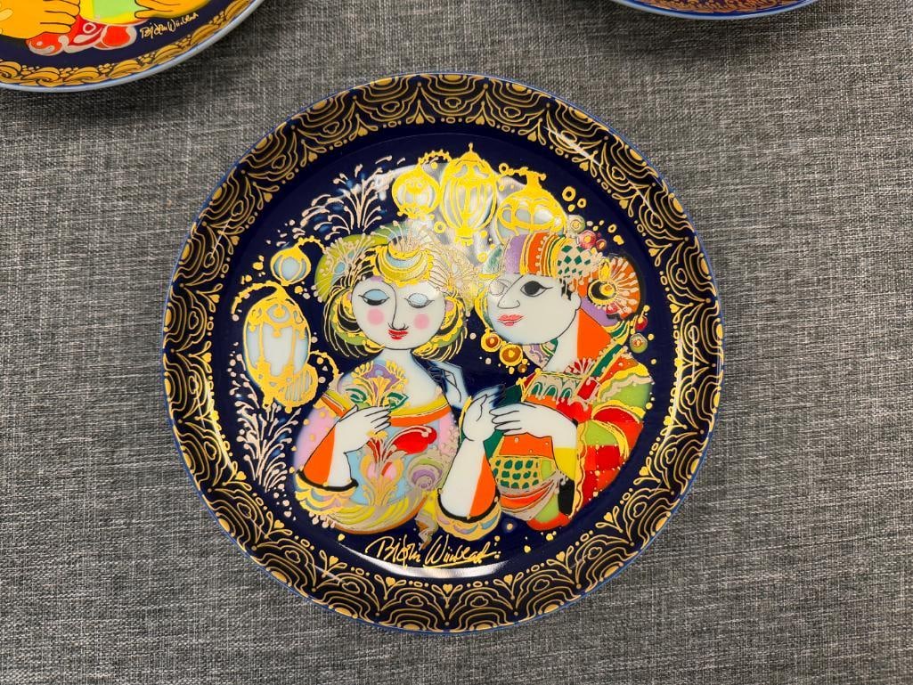 THREE VINTAGE ROSENTHALE STUDIO-LINE GERMAN HANDPAINTED ALADIN AND THE MAGIC LAMP PLATES - 3