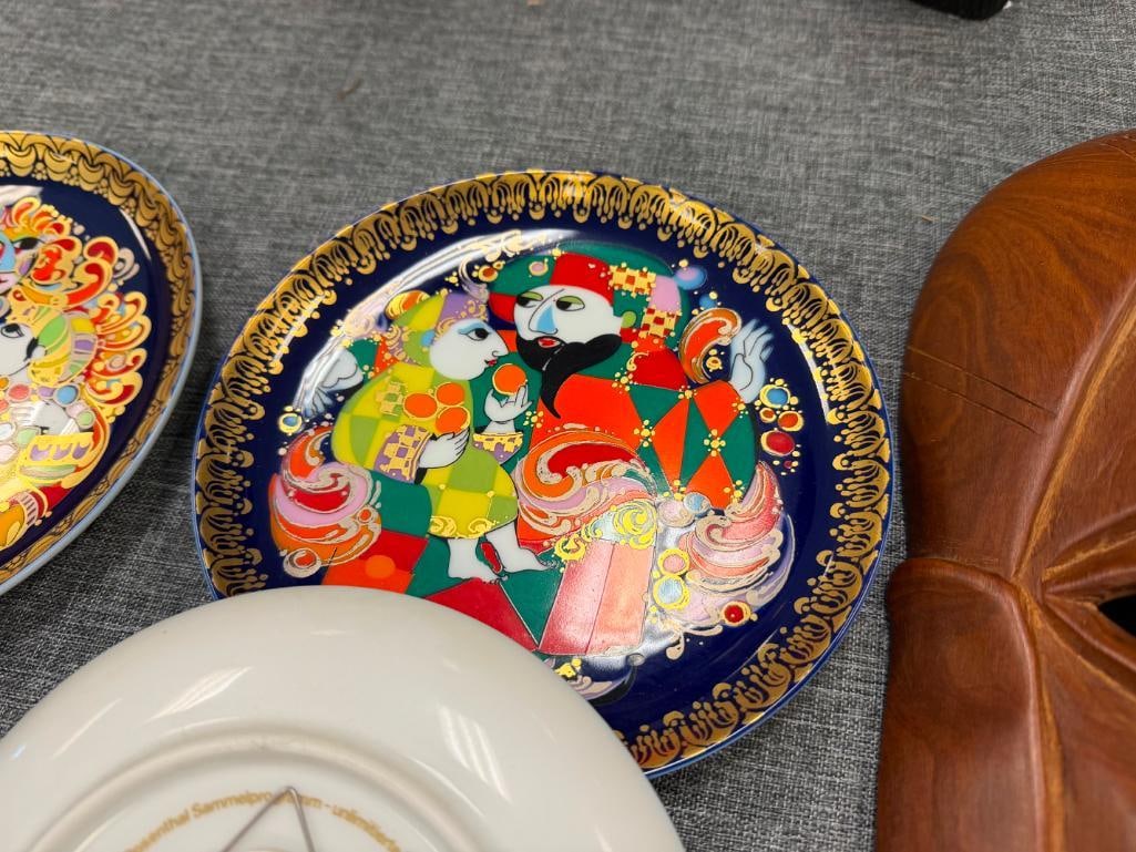 THREE VINTAGE ROSENTHALE STUDIO-LINE GERMAN HANDPAINTED ALADIN AND THE MAGIC LAMP PLATES - 8