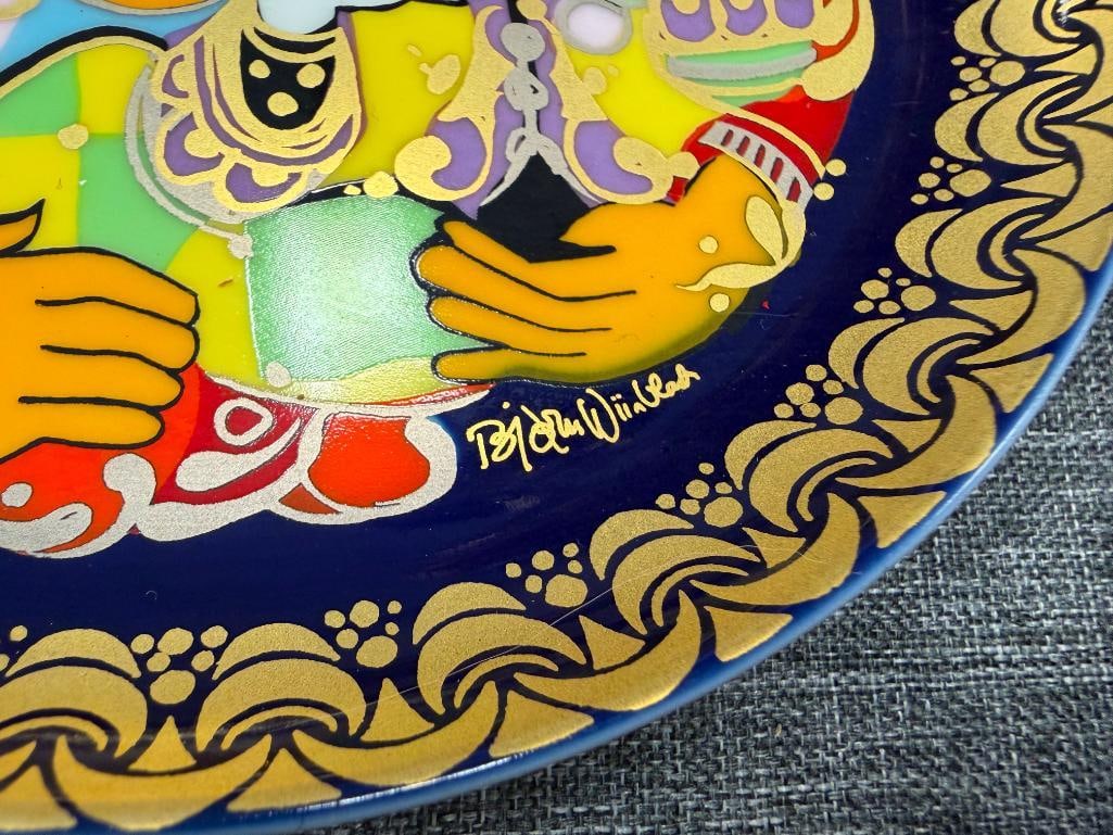 THREE VINTAGE ROSENTHALE STUDIO-LINE GERMAN HANDPAINTED ALADIN AND THE MAGIC LAMP PLATES - 9