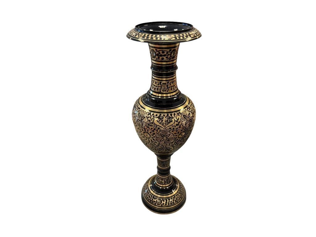 SOLID BRASS FLOOR VASE FEATURING BLACK ETCHED TO BRASS DESIGN WITH FLORAL MOTIF: MADE IN INDIA LABEL ON BOTTOM, GOOD CONDITION 20" H