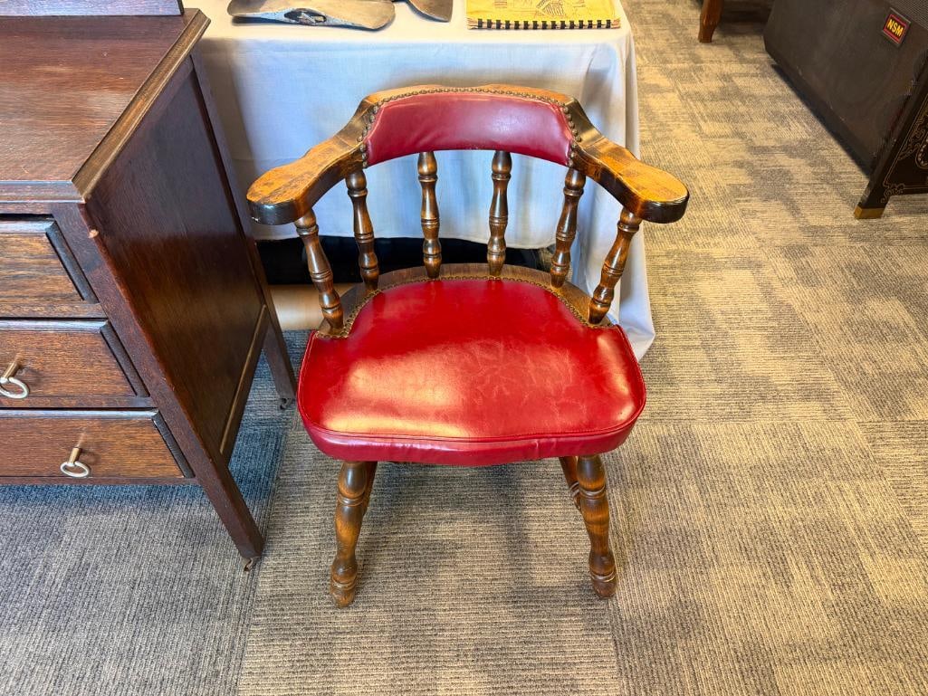 VINTAGE AUTHENTIC FURNITUER PRODUCTS TAVERN STYLE CAPTAIN'S CHAIR - 2