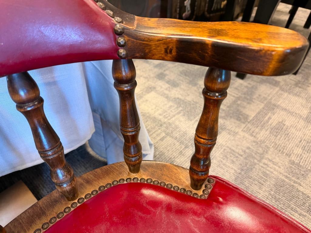VINTAGE AUTHENTIC FURNITUER PRODUCTS TAVERN STYLE CAPTAIN'S CHAIR - 7