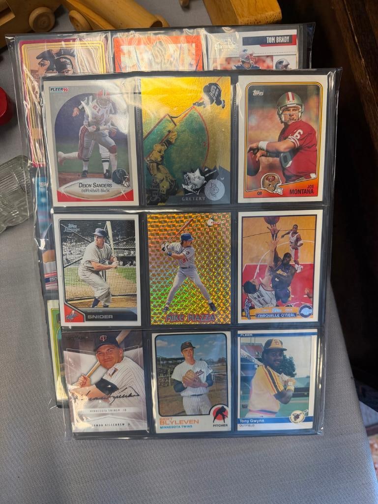 18 ASSORTED HALL OF FAME AND FUTURE HALL OF FAME BASEBALL, FOOTBALL, AND BASKETBALL SPORTS CARDS - 3
