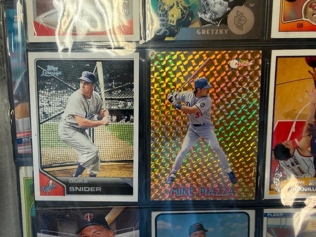 18 ASSORTED HALL OF FAME AND FUTURE HALL OF FAME BASEBALL, FOOTBALL, AND BASKETBALL SPORTS CARDS - 5