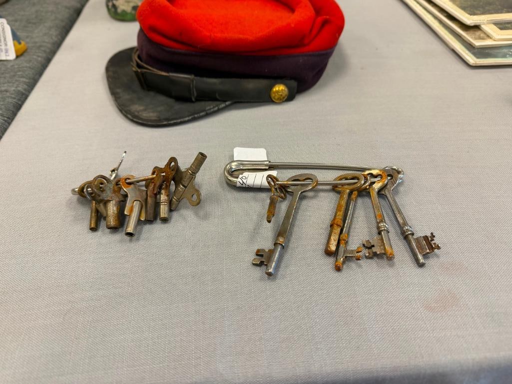 VINTAGE COLLECTIBLE KEYS INCLUDING SKELETON KEYS AND WATCH KEYS - 2