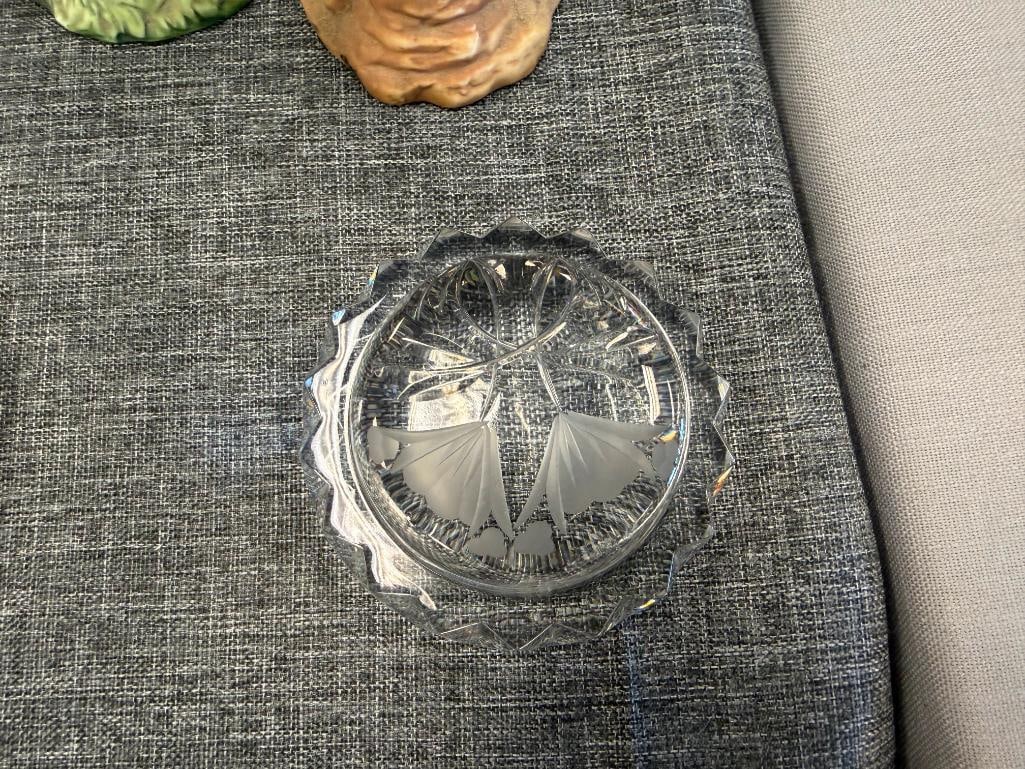 FOUR COLLECTIBLE GLASS PAPERWEIGHTS INCLUDING ZALIQUE DOVE, RABBIT, LEO WARD SIGNED BLUE GLASS BIRD - 11