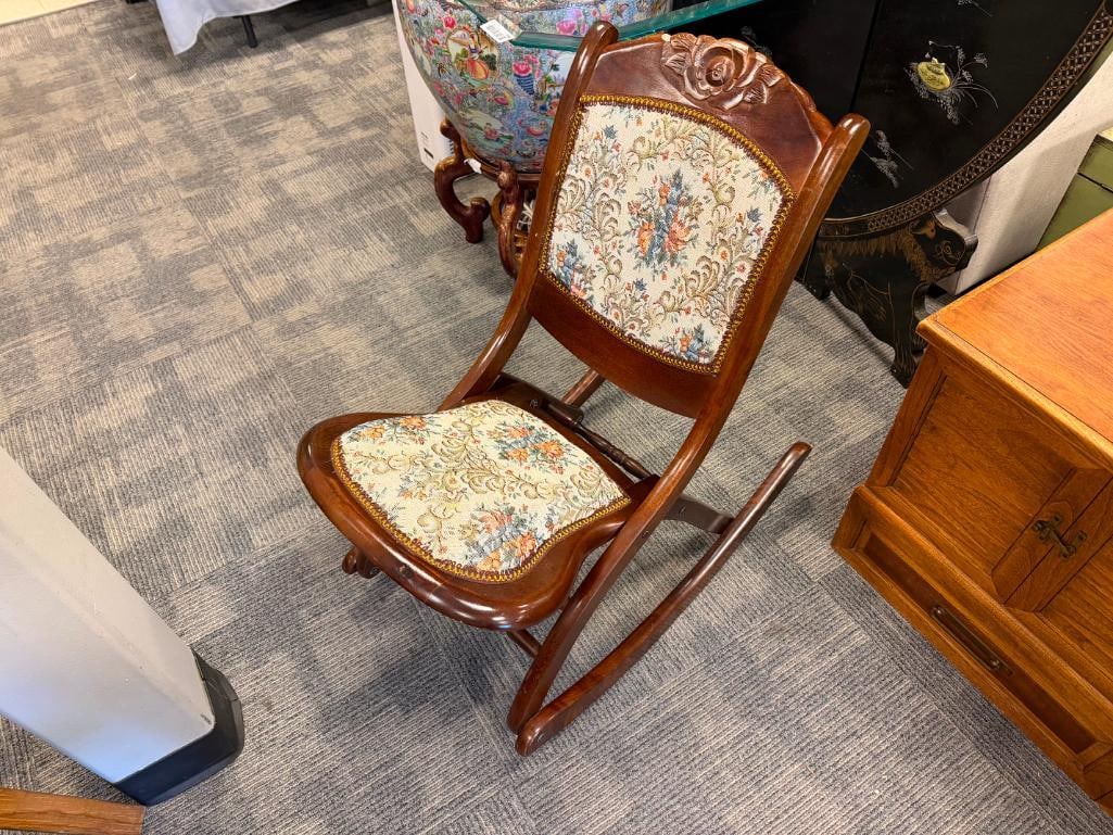 VINTAGE CARVED WOOD AND FLORAL UPHOLSTERED FOLDING ROCKING CHAIR - 2