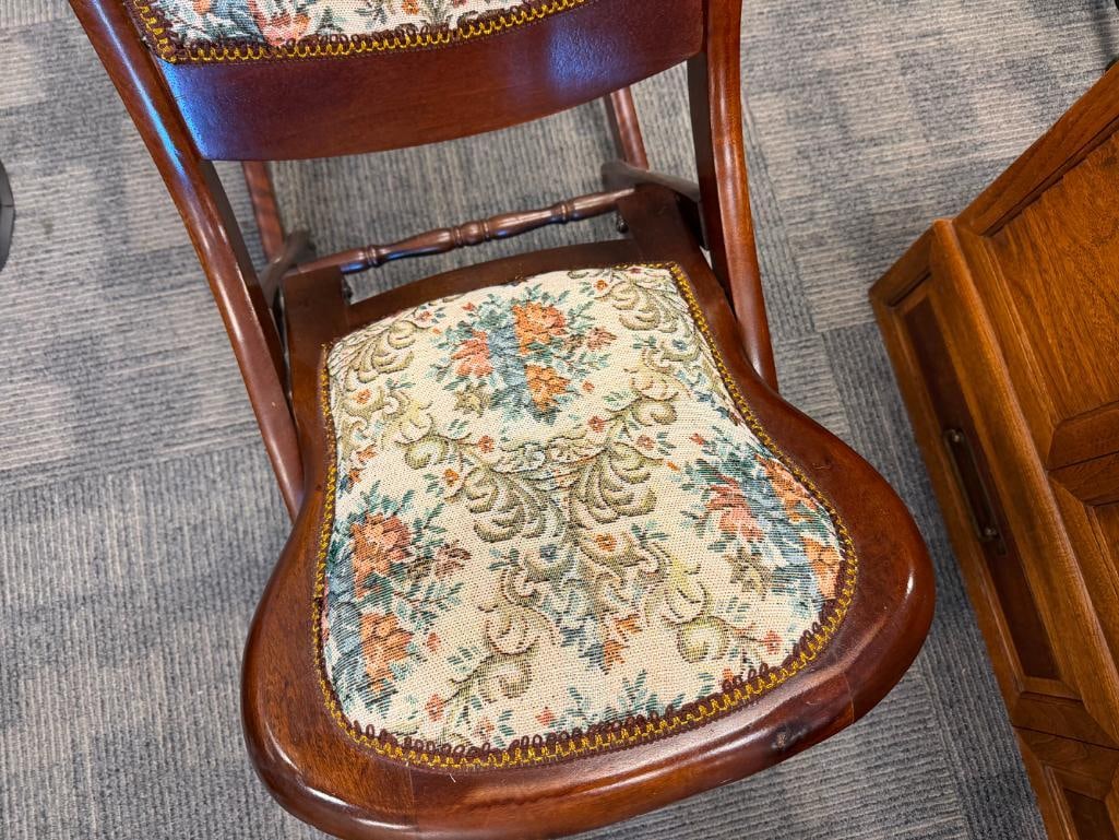 VINTAGE CARVED WOOD AND FLORAL UPHOLSTERED FOLDING ROCKING CHAIR - 4