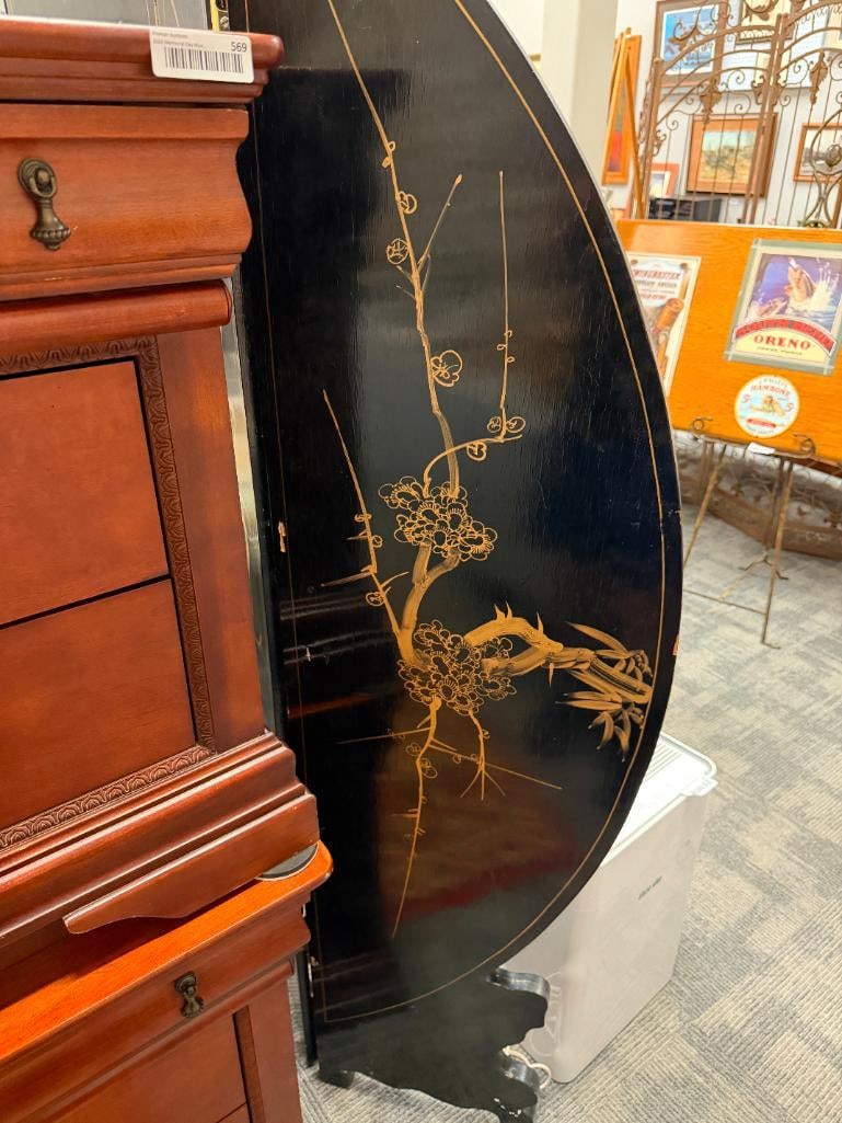 MID-CENTURY CHINESE ROUND FOUR PANEL ROOM SCREEN FEATURING BLACK LACQUER AND CARVED MOTHER OF PEARL - 14