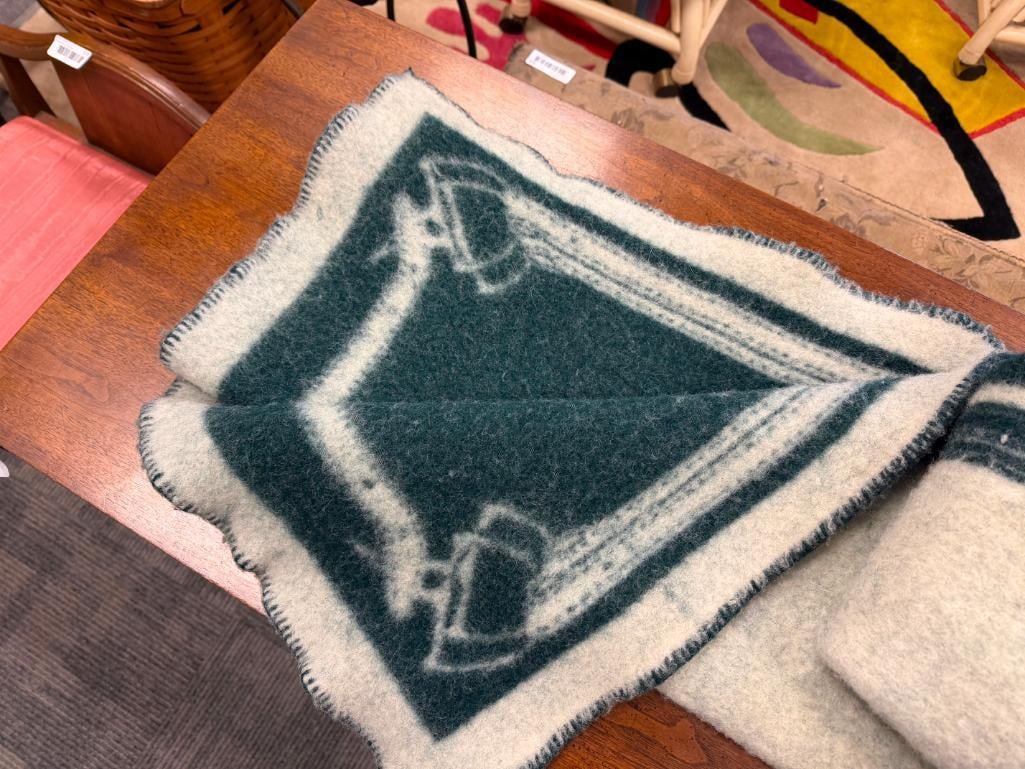 VINTAGE HUNTER'S RUN 100% WOOL EQUESTRIAN / WESTERN THEMED TWO-TONE BLANKET - 5