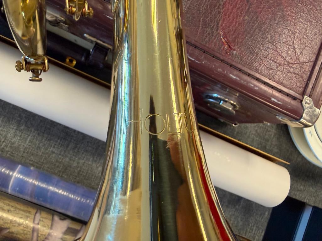 HOLTON T612R VINTAGE CHILDRENS GOLD PLATED TRUMPET MADE BY FRANK HOLTON CO. - 7