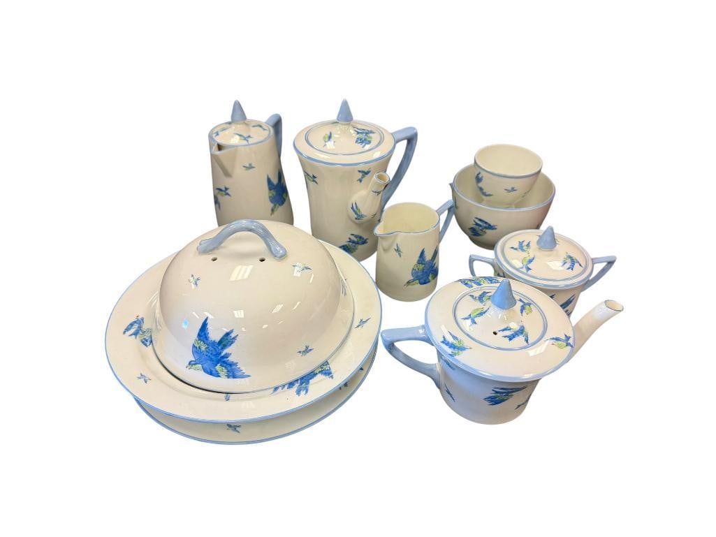 HEATHCOTE CHINA WILLIAMSONS ENGLISH CHINA SET BLUE BIRD DESIGN MADE IN ENGLAND: EIGHT PIECES TOTAL, ONE CUP HAS DAMAGED HANDLE 