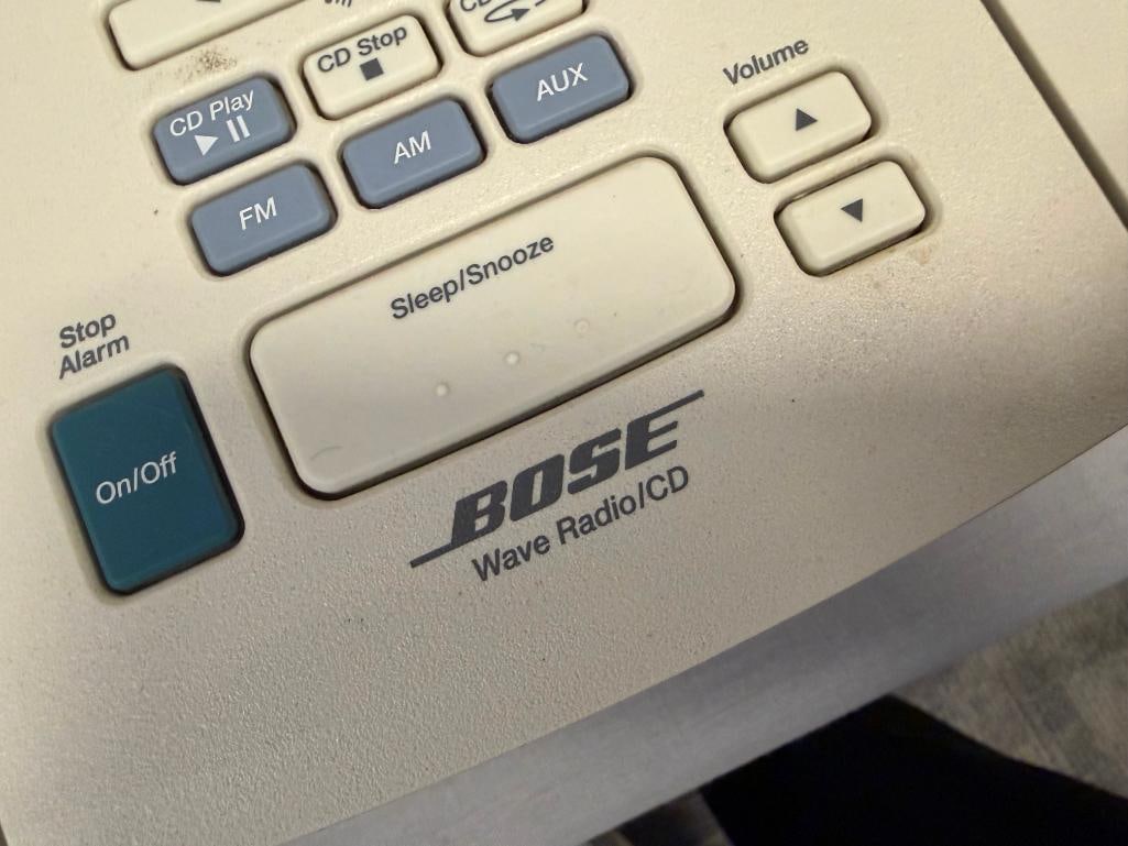 BOSE WAVE RADIO / CD PLAYER MODEL AWACCQ - 4