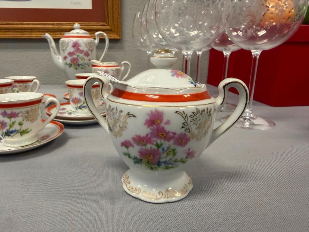 MID-20TH CENTURY CORONATION CHINA PORCELAIN CHINA FLORAL DECORATED WITH GILT ACCENTS - 11